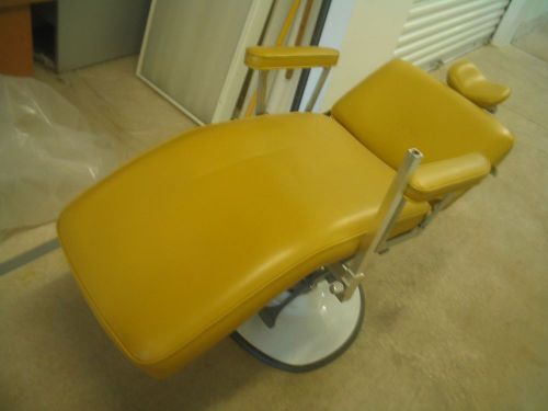 1970 1971 1972 BELVEDERE HYDRAULIC BASE DENTAL CHAIRS - two - clean