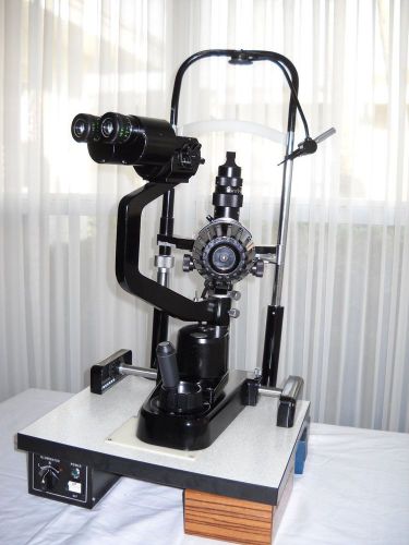 Topcon SL2D Slit Lamp