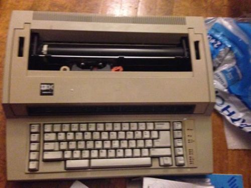 IBM ACTIONWRITER 1 ELECTRONIC TYPEWRITER, WORKS GREAT, MANUAL, EXTRAS