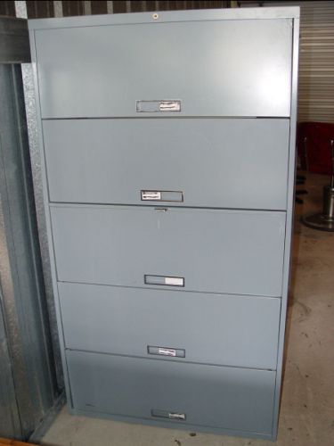 HEAVY DUTY METAL FILE CABINET