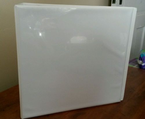 Avery Dennison - 4&#034; Heavy Duty View Storage Binder - Slightly Used 79704 White