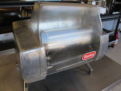 BERKEL MODEL 705 MEAT TENDERIZER COUNTERTOP 86 BLADES 1/2 HP MAKES TOUGH /TENDER