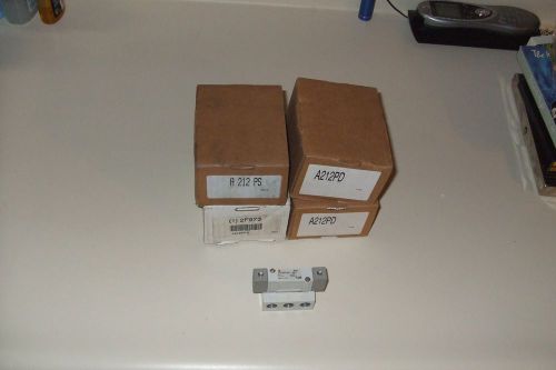 2 ARO Fluid Power A212PS Pneumatic Directional Valves Plus 2 A212PD &amp; 1 SYA5240