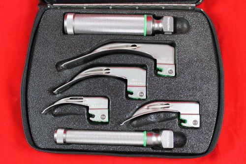 WELCH  ALLYN LARYNGOSCOPE #05691 2 Handles 4 Blades W/Case