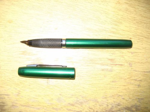 VGC Refillable Green Fountain Pen