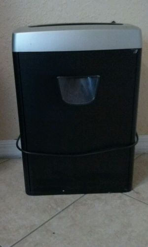 Fellowes Paper Shredder - DM12C