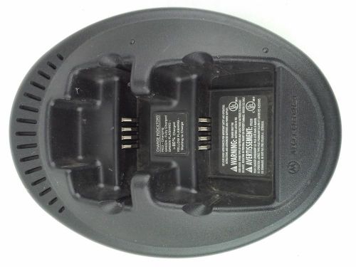 Motorola NTN8103A Radio Battery Charger Dual Dock Base