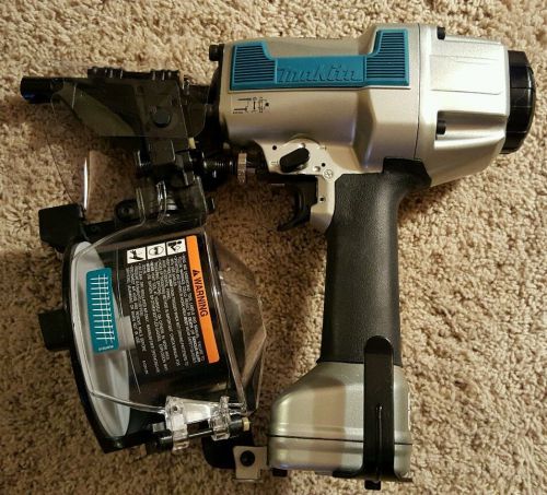 Makita 2-1/2&#034; Siding Coil Nailer Air Nail Gun AN611 - NEW