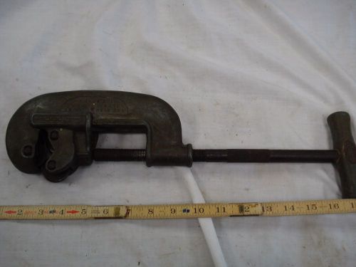 Vintage ridgid no.#2  1/8-2&#034; heavy duty pipe cutter w/ no. 1-2 tool head 3 wheel for sale