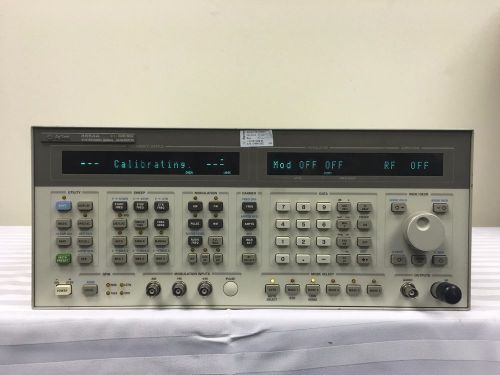 HP AGILENT 8664A Synthesized Signal Generator 0.1 - 3000 MHz Options 001/004/010