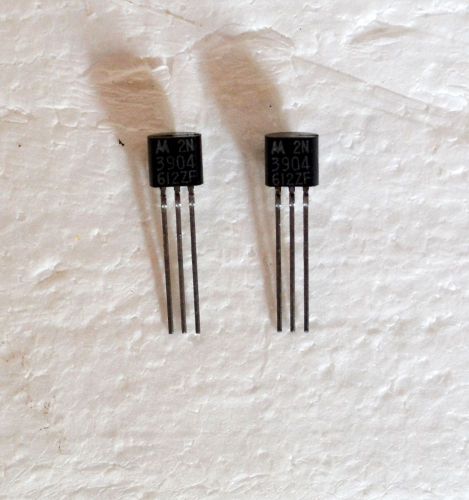 NOS LOT OF 2 (TWO) MOTOROLA 3-PIN GENERAL PURPOSE TRANSISTOR 2N3904  612ZF