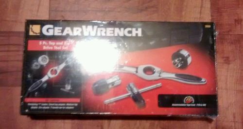 GEAR WRENCH 5 PIECE TAP AND DIE  DRIVE TOOL SET 3880