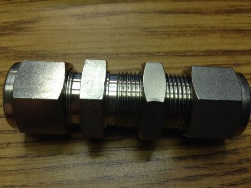 Swagelok Tube Fitting, 1/2&#034; Bulkhead Union SS-810-61