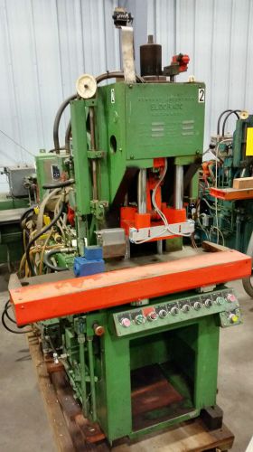 30 Ton, 2.7 oz. NEWBURY V3-30RS &#034;Eldorado&#034; Shuttle Injection Molding Machine