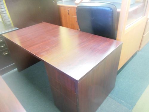 SINGLE PED MAHOGANY DESK