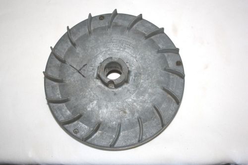 Briggs &amp; Stratton Model Y FLYWHEEL #290415 with good fins, no cracks or breaks