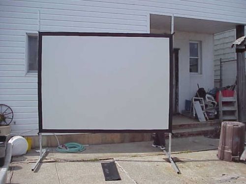 Da-Lite Presentation Projection Screen 6x8 w/Wheeled Transport Case