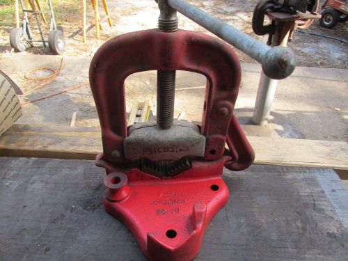 Rigid No. 25 pipe vise, good teeth,seldom used