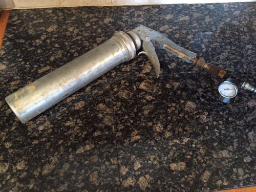 Albion Engineering Co. AIR caulking gun with dial regulator