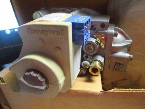 HoneyWell VR8204a1219 Sp11652B Natural Gas Valve 175694 Lot #11