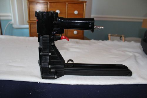 ULINE PNEUEMATIC STAPLER NO. H1027 &#034;C&#034; 5/8&#034; AND 3/4&#034; STAPLES