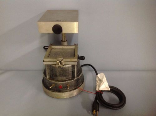 T &amp; S DENTAL AND PLASTIC VACUUM FORMER MACHINE