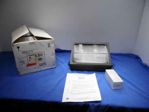 Simkar,Metal Halide Wallpack Fixture,CEW,WSM0810-1B,100w,MultiTap,w/photocell