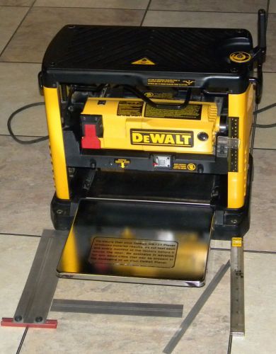 Dewalt portable thickness planer dw733 type 1.  blades  rulers &amp; stand for sale