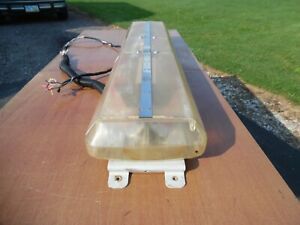 Vtg WORKING! XS8000 PUBLIC SAFETY EQUIPMENT CODE 3 LIGHT BAR W/3 CLEAR DOMES