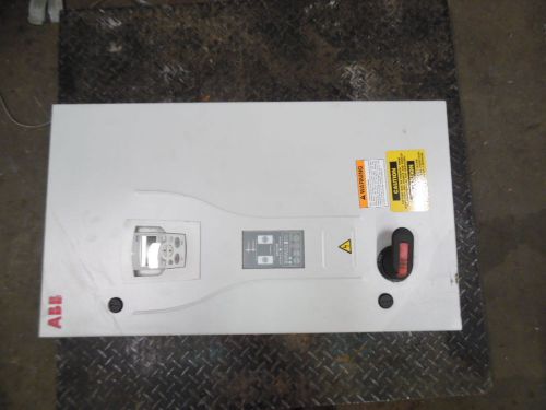 ABB 15 HP DRIVE, 48...63HZ, 380-480 VAC, SN: 208010291, NEW