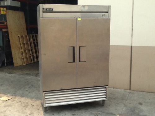 TRUE T49F FREEZER, USED, WORKS GREAT, GOOD CONDITION, 2 DOOR, NO RESERVE!!!