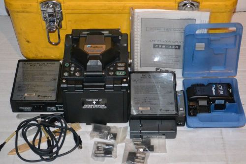 Fujikura FSM-50R 50R12 Fiber Fusion Splicer w/ CT-20 Cleaver and Fiber Holders