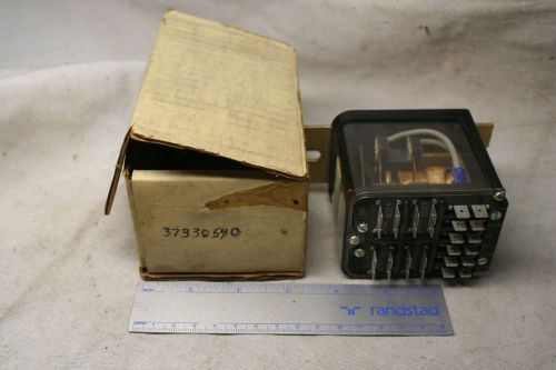 Vapor corporation 37330540-02 74vdc 4pdt 10a relays new in box for sale