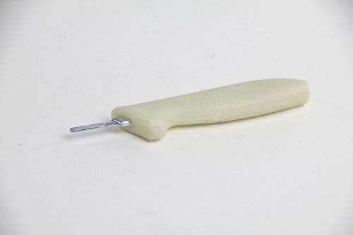 E-W WHITE POULTRY HANDLE 06-0021-23