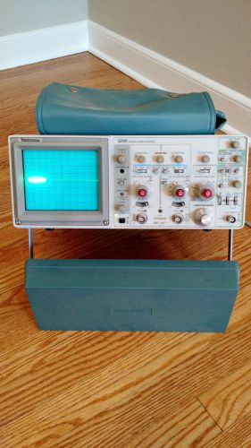 Tektronix 2235 Oscilloscope, Cover and 5 probes