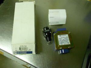 TELEMECANIQUE  XCKL 102 LIMIT SWITCH  NIB