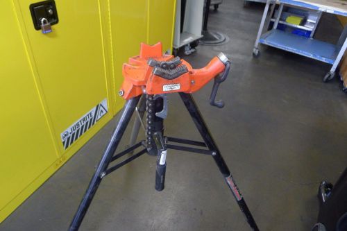 Portable Chain Vise by Ridgid1/8 to 2-1/2&#034; Pipe Capacity, 11-1/2&#034; Overall Height