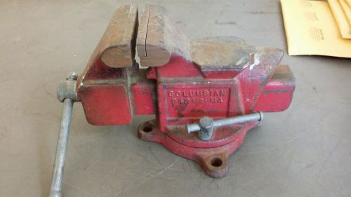 VINTAGE COLUMBIAN SWIVEL BENCH VISE D43 1/2 M4