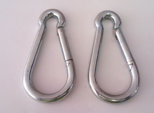2 Galvanized iron hooks  510 kg / lbs 1124.35