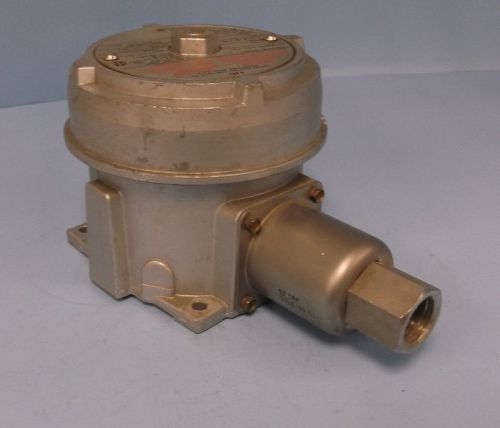 UNITED ELECTRIC CONTROLS 95817 S114B PRESSURE CONTROL TRANSMITTER J120