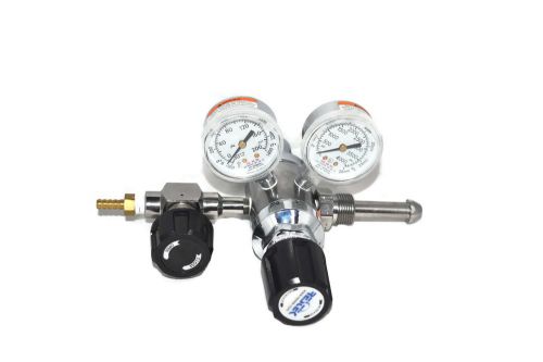 Restek 21667 dual-stage ultra-high purity gas regulator for sale