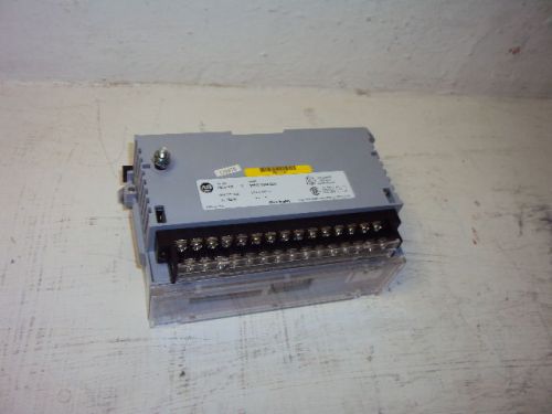 Allen Bradley 1791-0A32 Series B Discrete I/O Block 120VAC Power Used