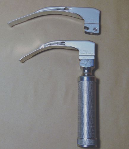 Welch Allnyn Laryngoscope Handle 60300 w/ Mac 3 69043 &amp; 4 69044 Blades