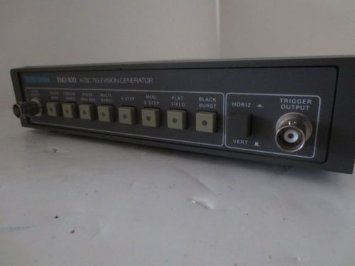 TEKTRONIX TSG 100 NTSC TELEVISION SIGNAL GENERATOR