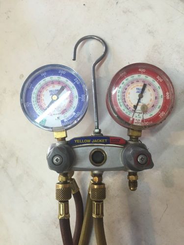 Yellow jacket titan 2-valve test &amp; charging manifold, f/c, r/b gauge, psi, for sale