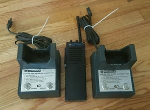 Mototola ht210 uhf portable radio ht-220 omni charger for sale