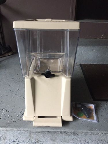 Juice Machine Rubbermaid Restaurant Kitchen Catering