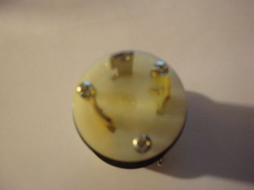 NEW Hubbell HBL2611  Twist Lock Plug   30 amp   125 volt