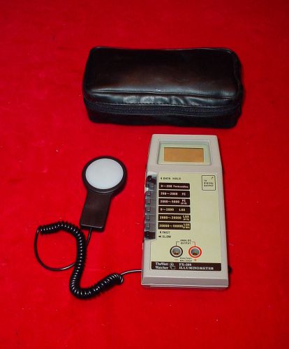 The Watt Watcher FX-200 Light Meter Illuminometer  w/ Black Zipper Case