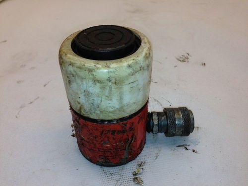 (1) USED Power Team SPX C251C CYLINDER, 25 TON, 1&#034; STROKE